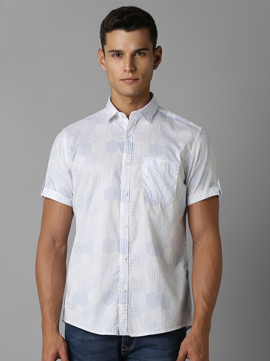 Louis Philippe Jeans Men Spread Collar Geometric Printed Cotton Slim Fit Casual Shirt, White
Louis Philippe Jeans Men Spread Collar Geometric Printed Cotton Slim Fit Casual Shirt, White