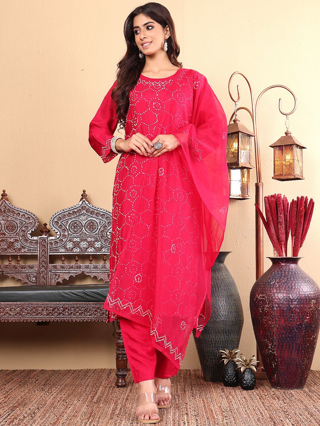 Varanga Geometric Embroidered Regular Thread Work Straight Kurta with Trousers & Dupatta, Fuchsia
Varanga Geometric Embroidered Regular Thread Work Straight Kurta with Trousers & Dupatta, Fuchsia