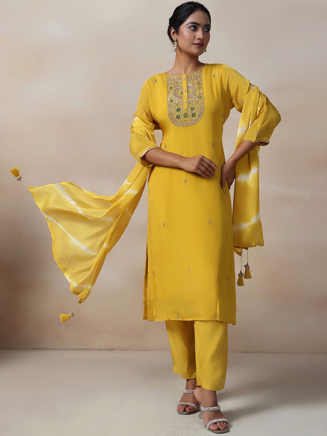 Rang by Indya Ethnic Motifs Yoke Design Thread Work Kurta with Trousers & Dupatta, Yellow
Rang by Indya Ethnic Motifs Yoke Design Thread Work Kurta with Trousers & Dupatta, Yellow