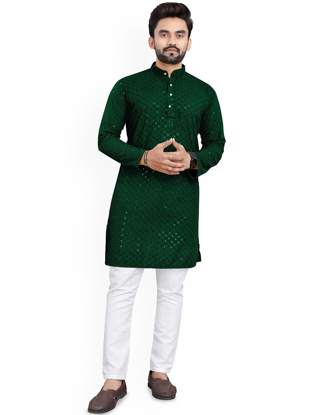 trustous Floral Embroidered Sequinned Mandarin Collar Straight Kurta with Pyjamas, Green
trustous Floral Embroidered Sequinned Mandarin Collar Straight Kurta with Pyjamas, Green