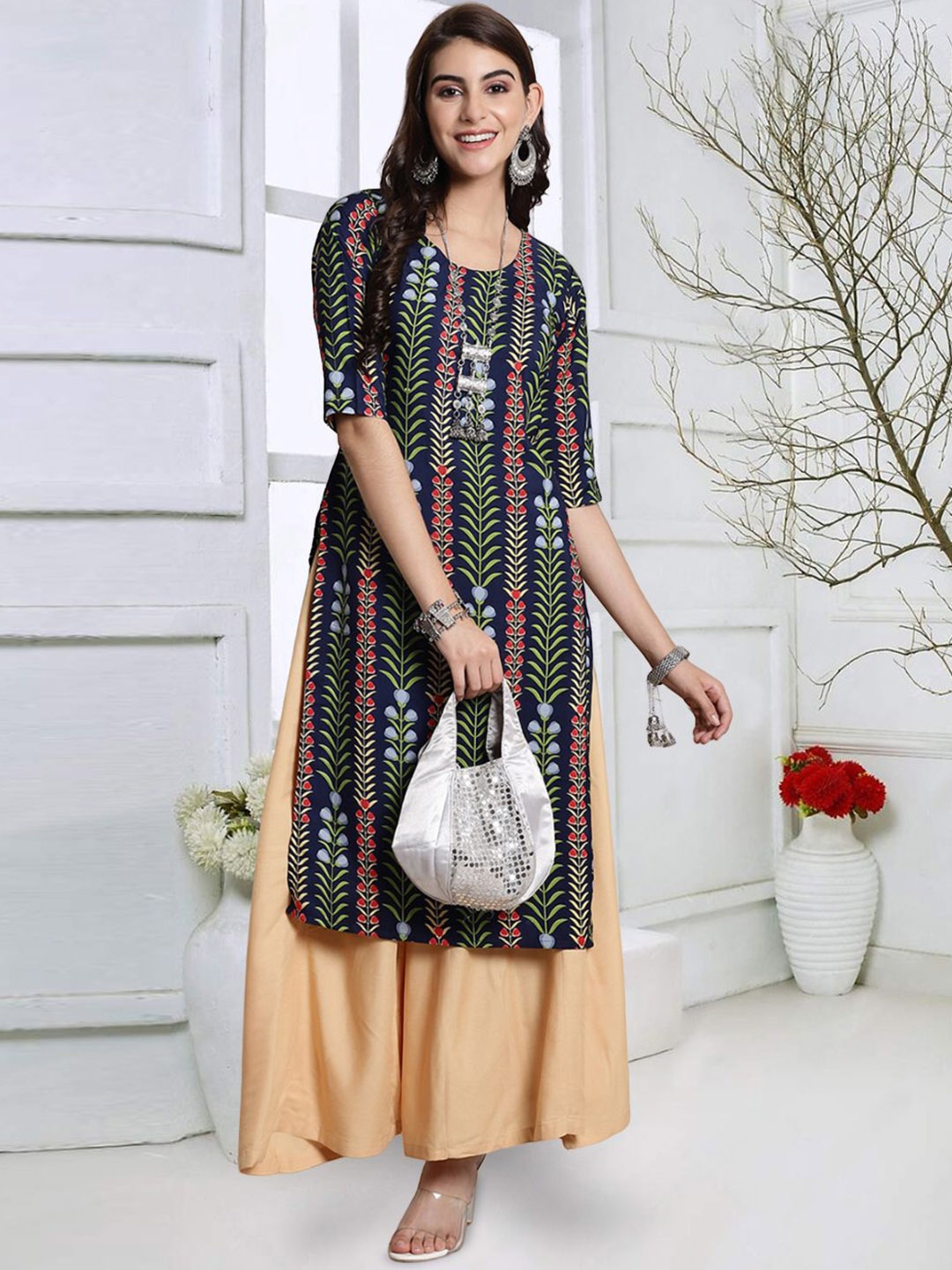 7Threads Floral Printed Round Neck Three-Quarter Sleeves Straight Kurta, Navy blue
7Threads Floral Printed Round Neck Three-Quarter Sleeves Straight Kurta, Navy blue