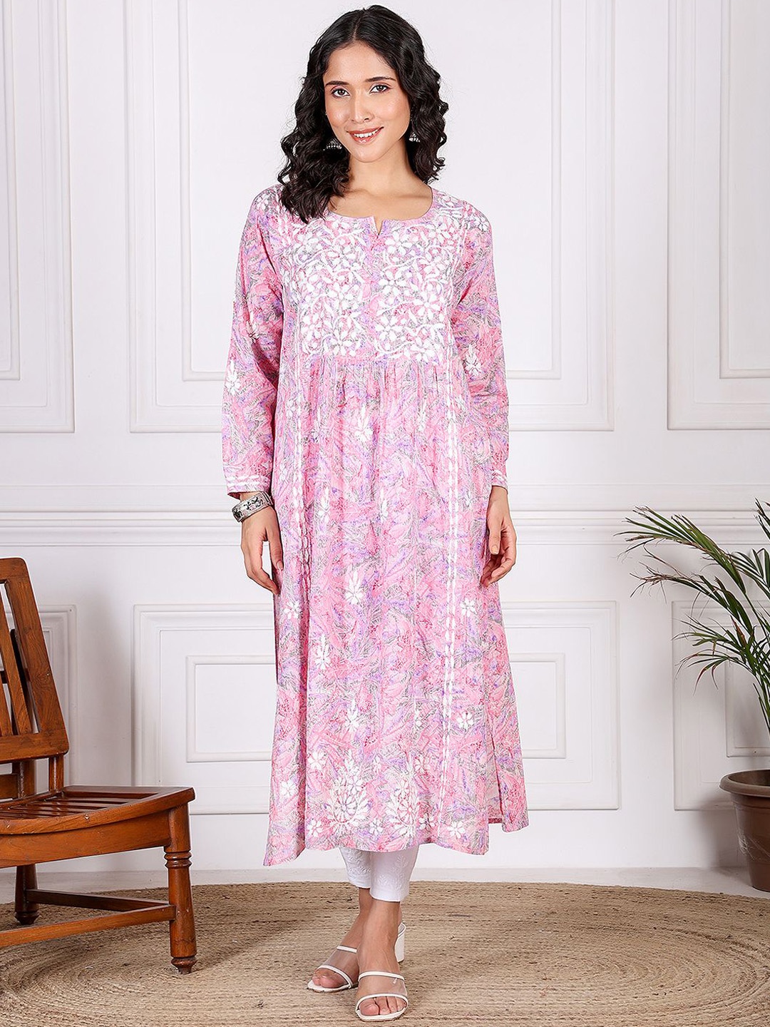 Chowkhat Floral Printed Notch Neck Thread Work Panelled Pure Cotton A-Line Kurta, Pink
Chowkhat Floral Printed Notch Neck Thread Work Panelled Pure Cotton A-Line Kurta, Pink