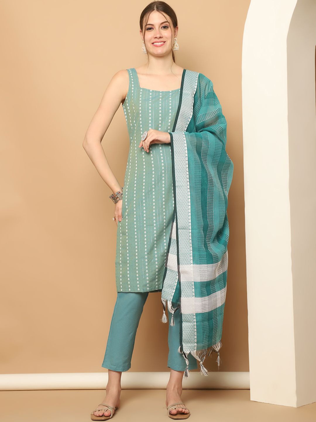 Jompers Floral Woven Design Square Neck Straight Kurta With Trousers & Dupatta, Green
Jompers Floral Woven Design Square Neck Straight Kurta With Trousers & Dupatta, Green