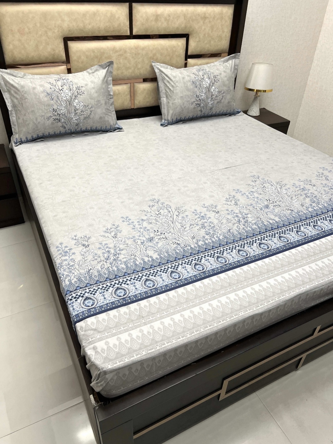 Pure Decor Grey & Blue Floral 300 TC King Bedsheet with 2 Pillow Covers
Pure Decor Grey & Blue Floral 300 TC King Bedsheet with 2 Pillow Covers