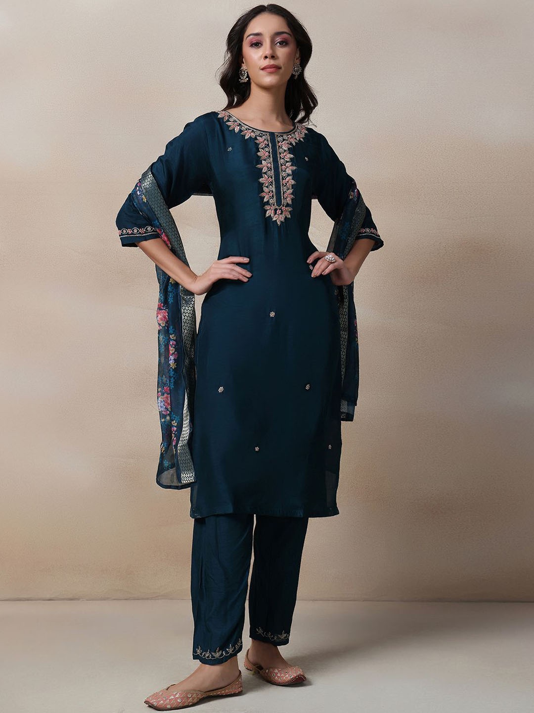 Rang by Indya Floral Embroidered Regular Sequinned Kurta With Trousers & Dupatta, Teal
Rang by Indya Floral Embroidered Regular Sequinned Kurta With Trousers & Dupatta, Teal