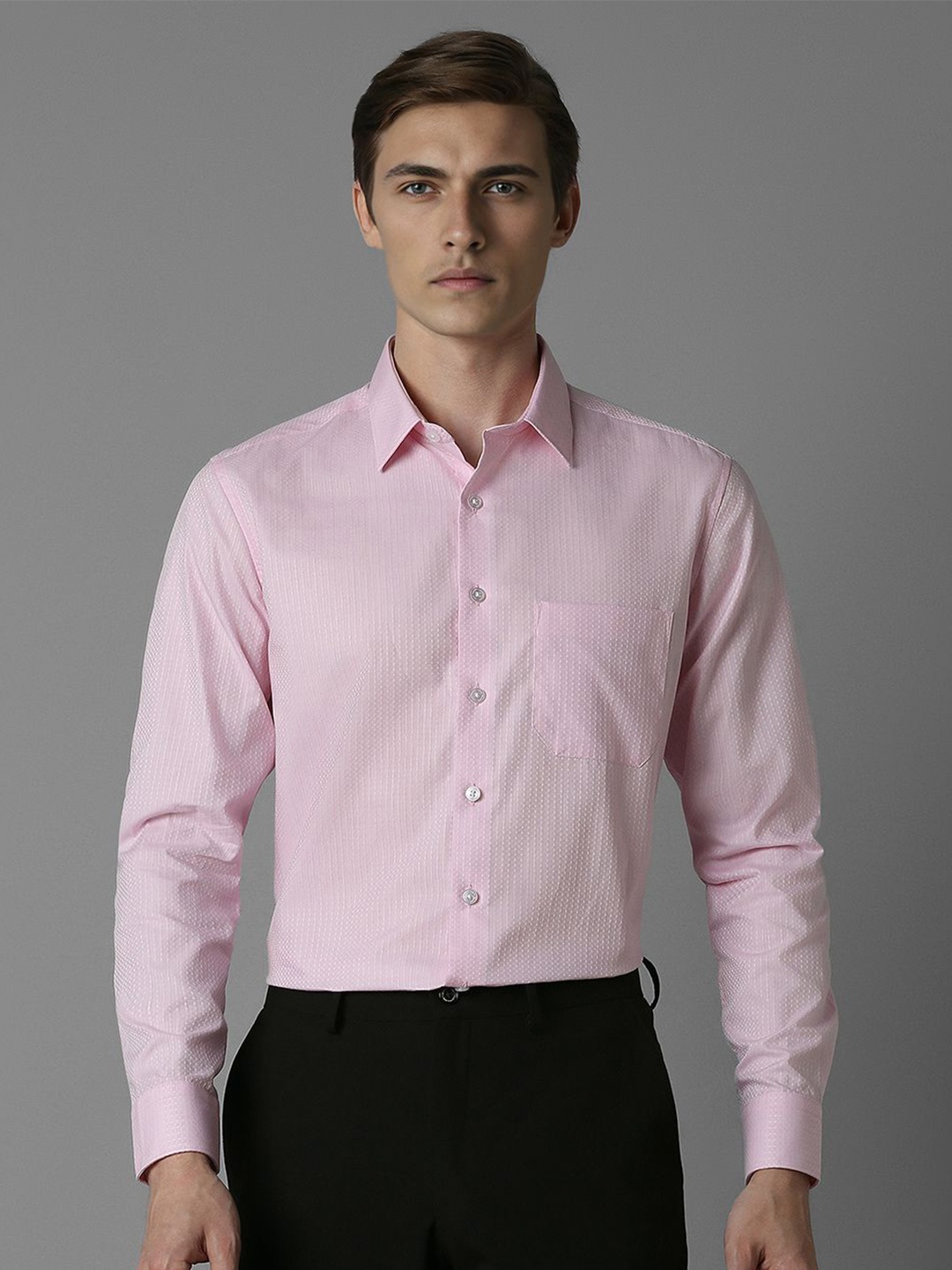 Louis Philippe Men Spread Collar Geometric Printed Cotton Slim Fit Formal Shirt, Pink
Louis Philippe Men Spread Collar Geometric Printed Cotton Slim Fit Formal Shirt, Pink