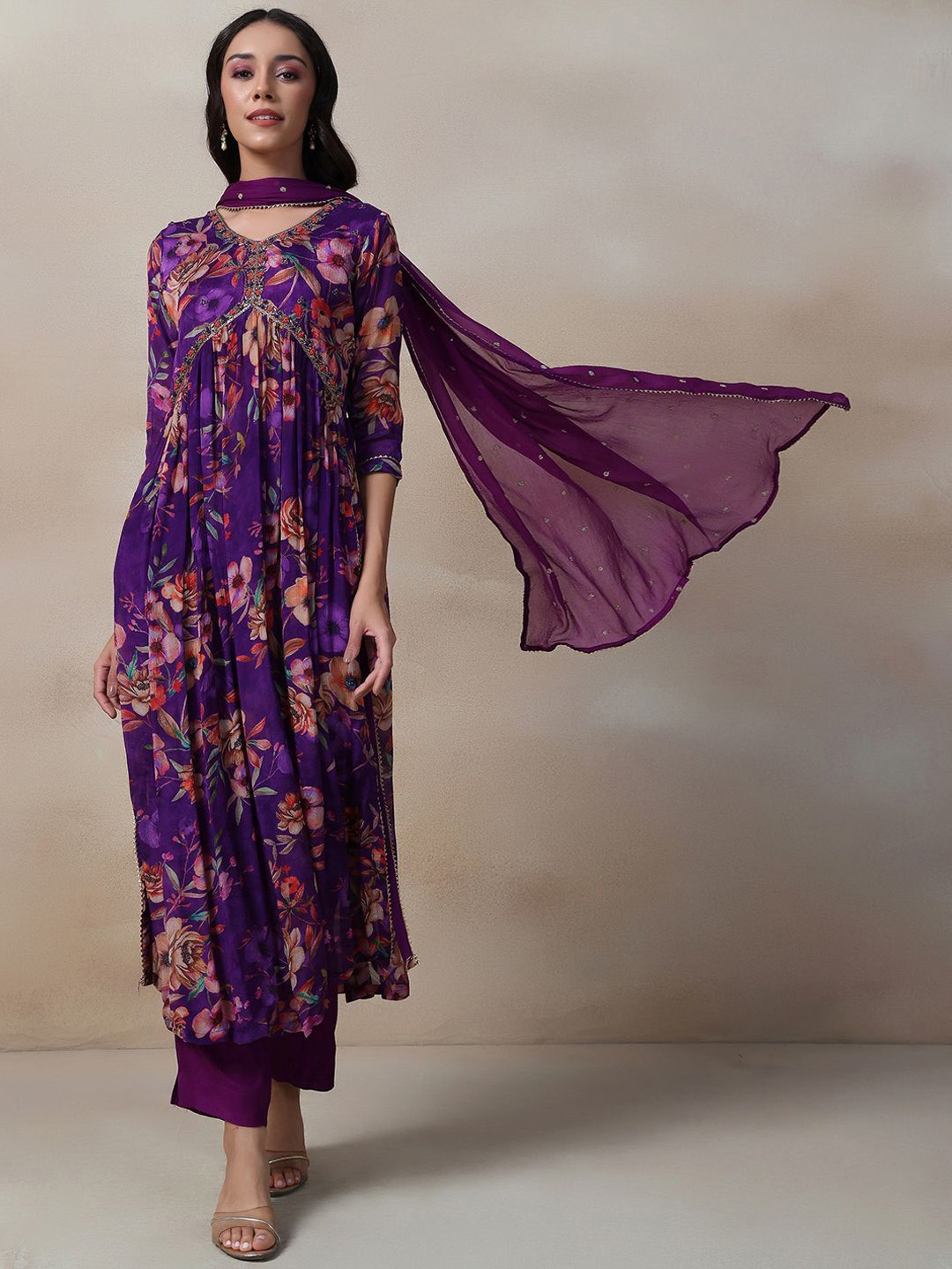 Rang by Indya Women Floral Printed Empire Beads and Stones Kurta with Trousers & With Dupatta, Purple
Rang by Indya Women Floral Printed Empire Beads and Stones Kurta with Trousers & With Dupatta, Purple