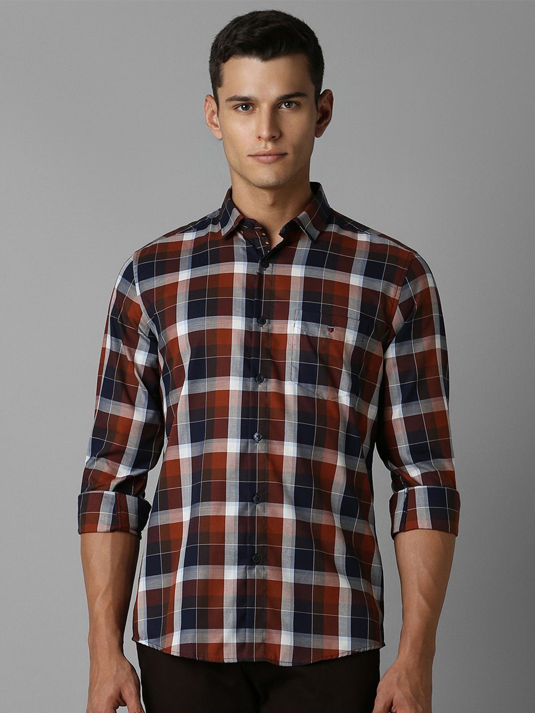 Louis Philippe Sport Men Spread Collar Tartan Checked Cotton Slim Fit Casual Shirt, Navy blue
Louis Philippe Sport Men Spread Collar Tartan Checked Cotton Slim Fit Casual Shirt, Navy blue