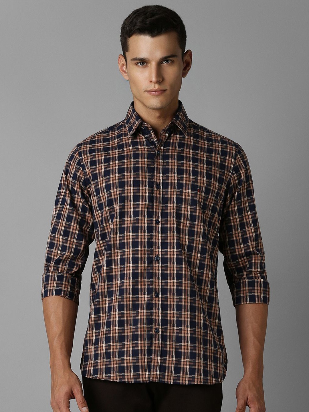 Louis Philippe Sport Men Spread Collar Tartan Checked Cotton Slim Fit Casual Shirt, Navy blue
Louis Philippe Sport Men Spread Collar Tartan Checked Cotton Slim Fit Casual Shirt, Navy blue