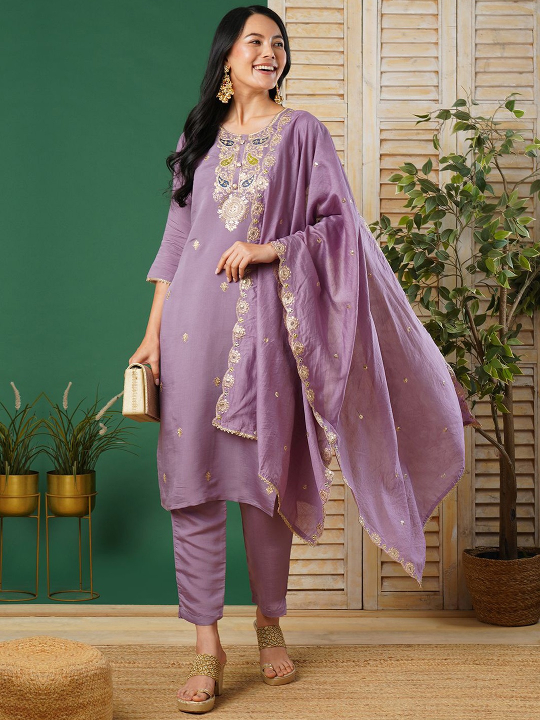 CARTYSHOP Floral Embroidered Regular Zari Straight Kurta with Trousers & Dupatta, Mauve
CARTYSHOP Floral Embroidered Regular Zari Straight Kurta with Trousers & Dupatta, Mauve