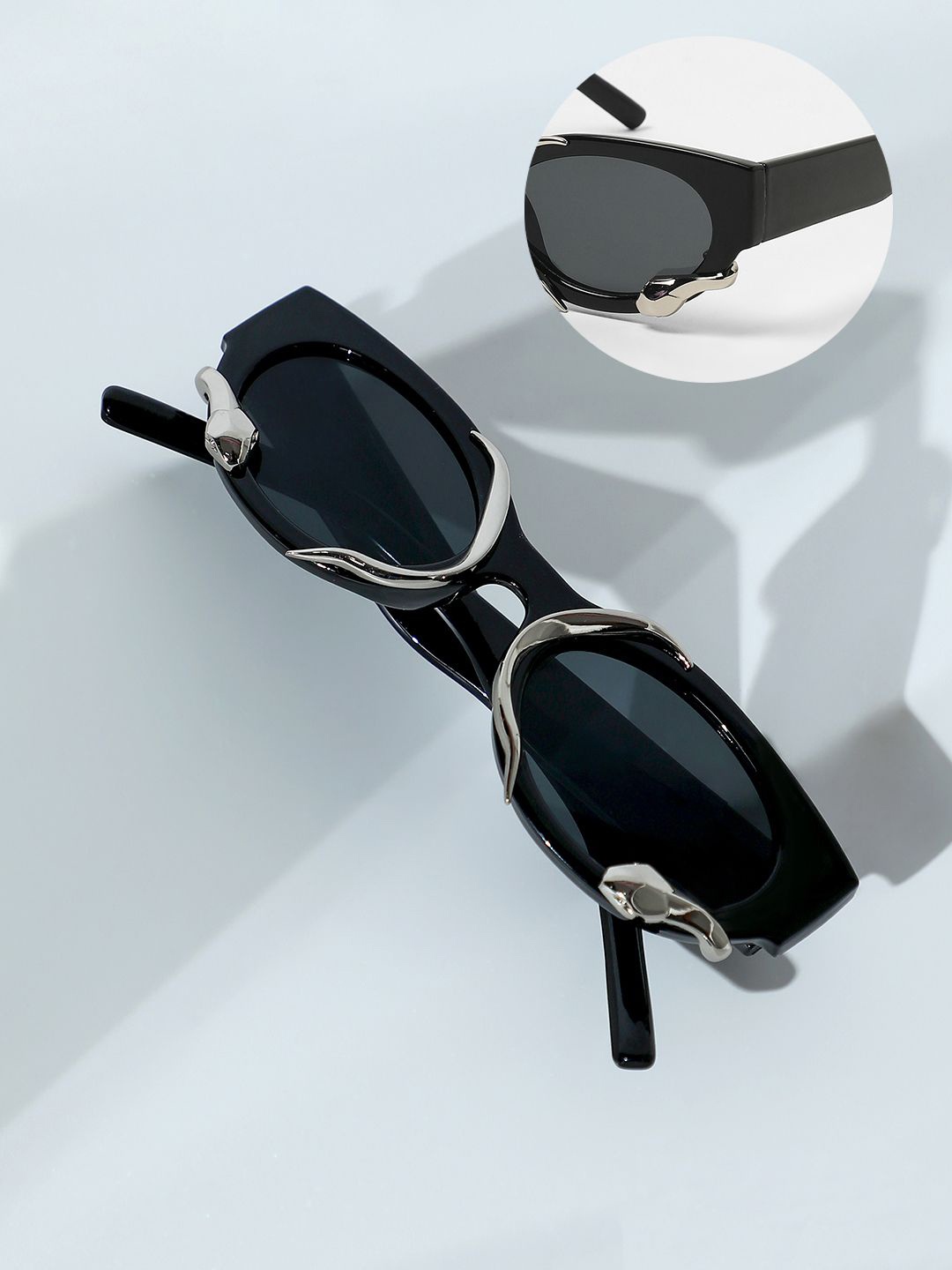 HAUTE SAUCE by Campus Sutra Women Oval Sunglasses with Polarised Lens AW24_HSSG2637, Black
HAUTE SAUCE by Campus Sutra Women Oval Sunglasses with Polarised Lens AW24_HSSG2637, Black