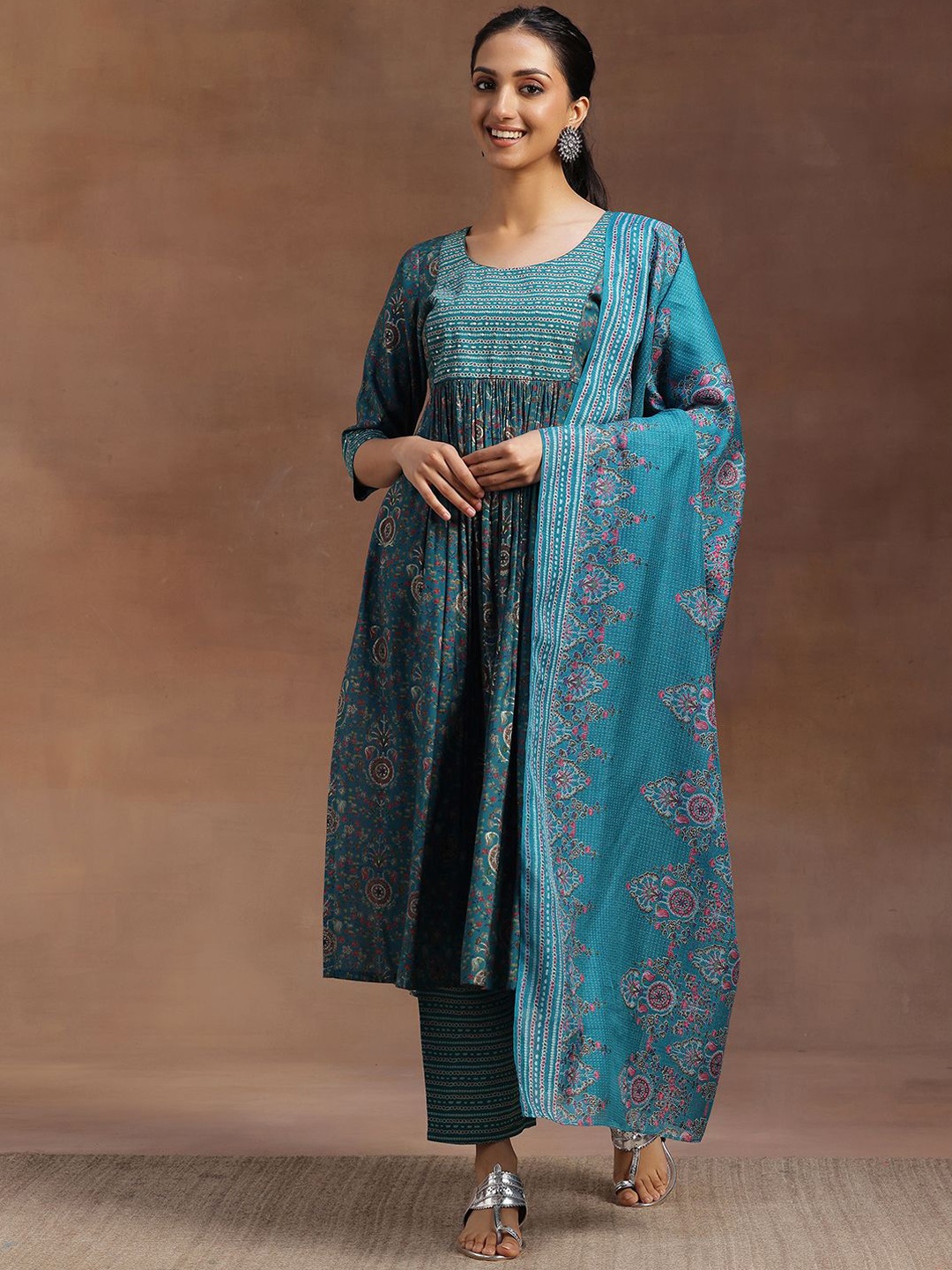 Libas Floral Printed Pleated Sequinned A-Line Kurta with Trousers & Dupatta, Blue
Libas Floral Printed Pleated Sequinned A-Line Kurta with Trousers & Dupatta, Blue