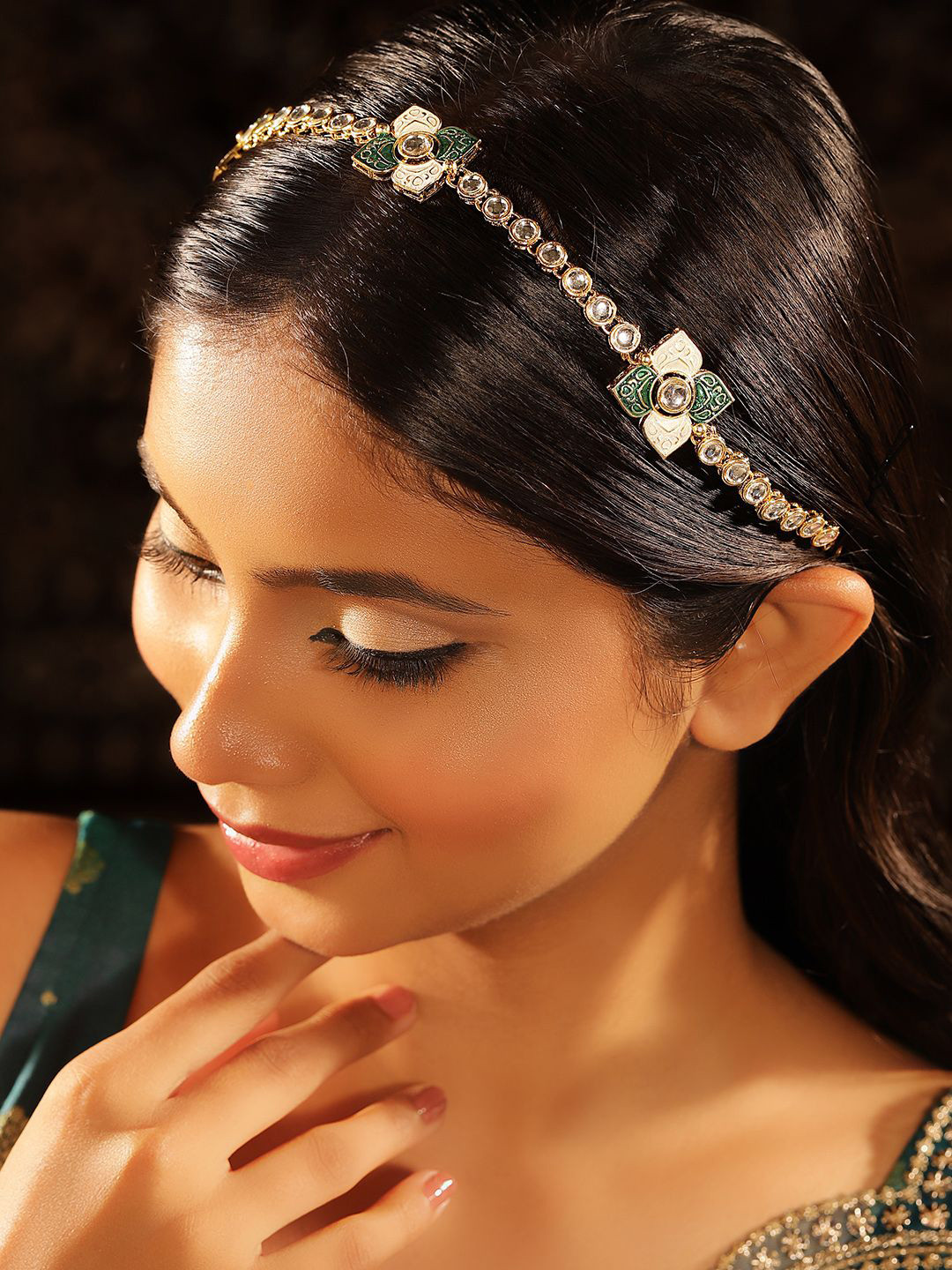 Priyaasi Gold Plated Kundan Studded Matha Patti
Priyaasi Gold Plated Kundan Studded Matha Patti