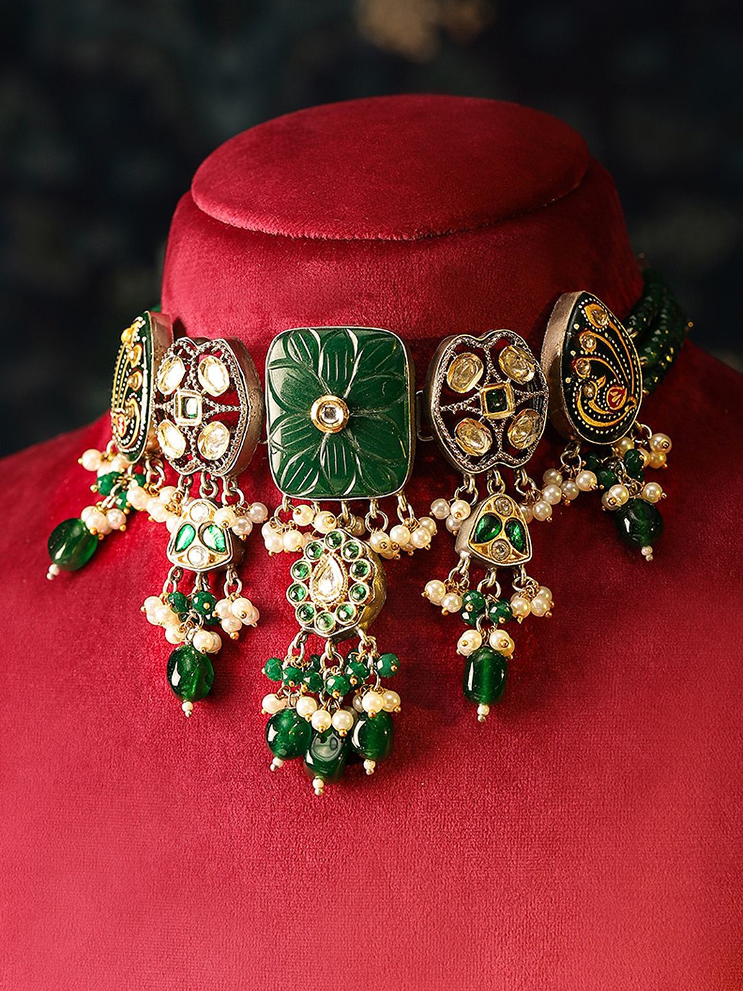 Priyaasi Gold-Plated Kundan Studded Emerald Elegance Floral Pattern Necklace and Earrings
Priyaasi Gold-Plated Kundan Studded Emerald Elegance Floral Pattern Necklace and Earrings