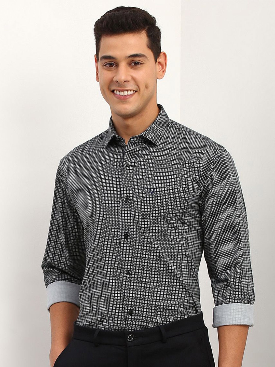 Allen Solly Men Spread Collar Geometric Printed Cotton Slim Fit Formal Shirt, Grey
Allen Solly Men Spread Collar Geometric Printed Cotton Slim Fit Formal Shirt, Grey