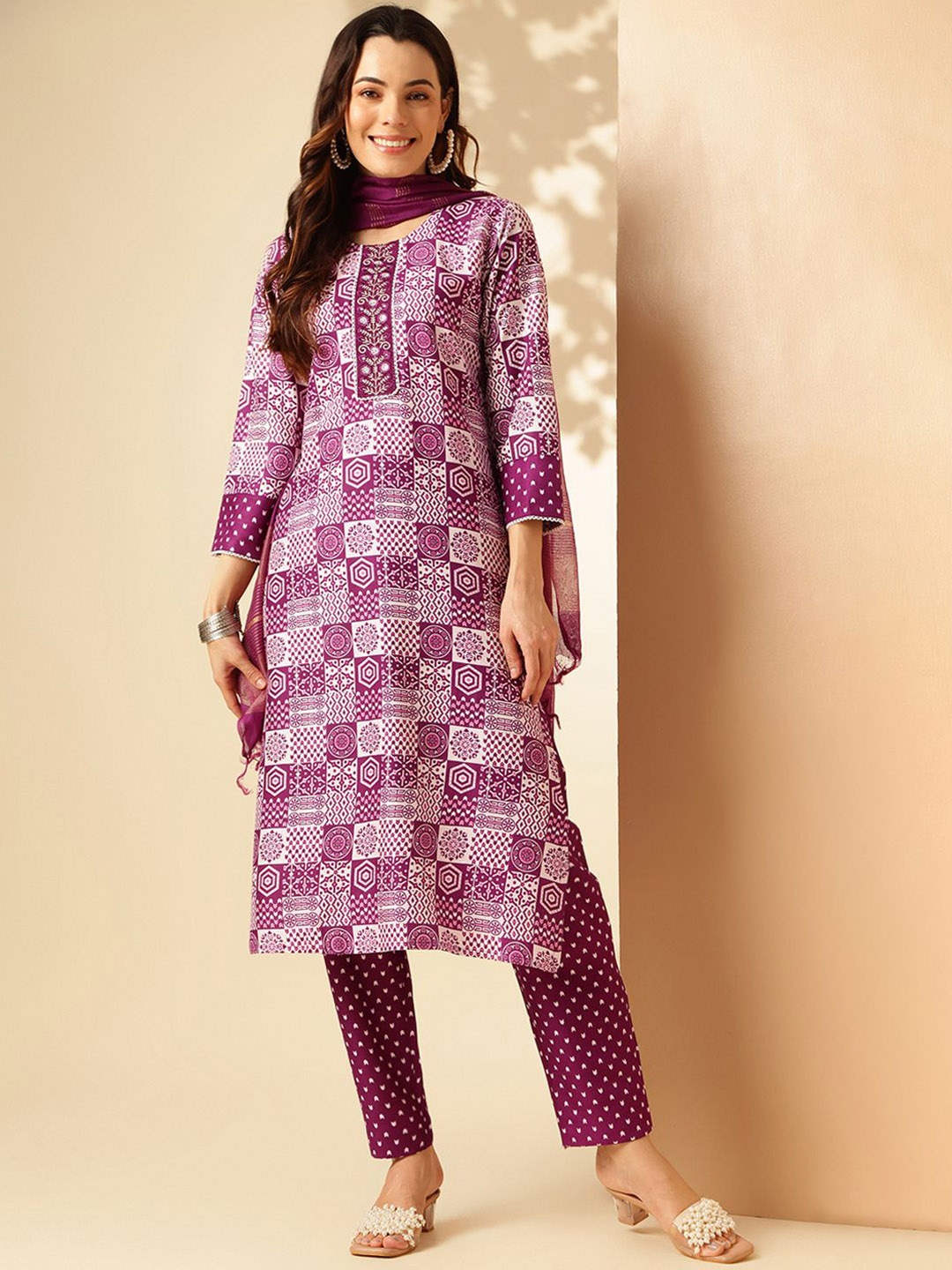 Anouk Purple Ethnic Motifs Printed Thread Work Straight Kurta With Trouser & Dupatta
Anouk Purple Ethnic Motifs Printed Thread Work Straight Kurta With Trouser & Dupatta