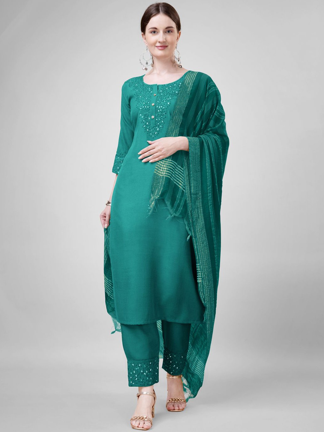 WILNERCROWN Floral Embroidered Regular Sequinned Kurta With Trousers & Dupatta, Green
WILNERCROWN Floral Embroidered Regular Sequinned Kurta With Trousers & Dupatta, Green