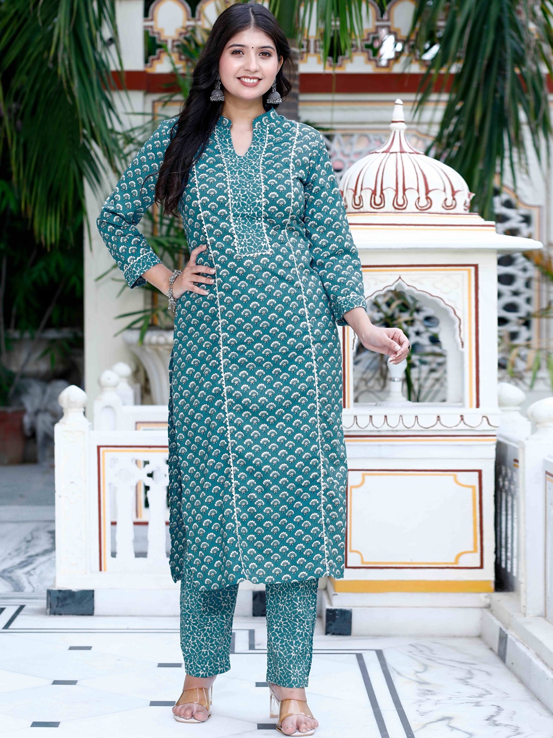 MIRAVAN Floral Printed Mandarin Collar Pure Cotton Straight Kurta and Trousers, Blue
MIRAVAN Floral Printed Mandarin Collar Pure Cotton Straight Kurta and Trousers, Blue