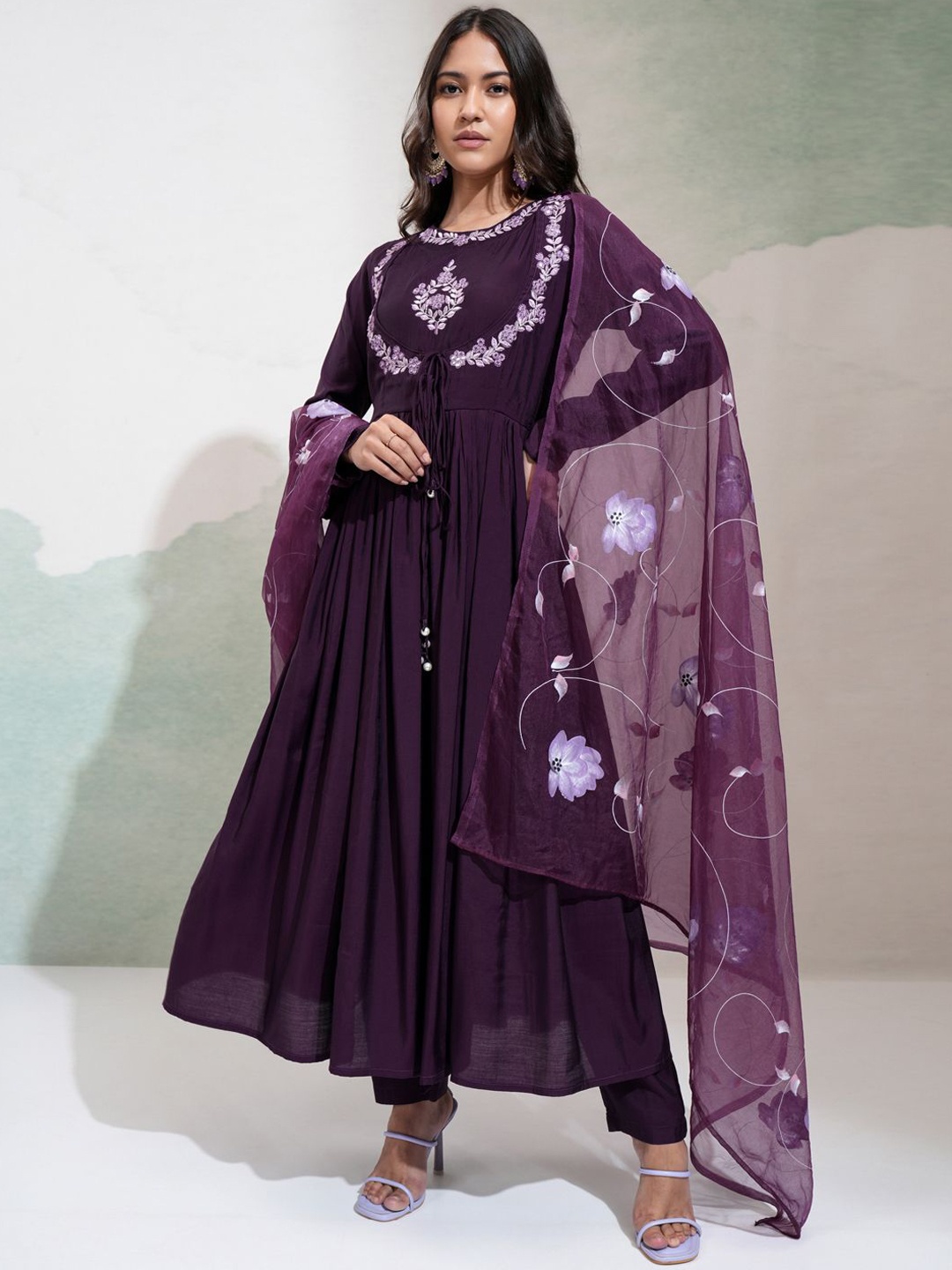 Vishudh Floral Embroidered Regular Thread Work Kurta With Trousers & Dupatta, Purple
Vishudh Floral Embroidered Regular Thread Work Kurta With Trousers & Dupatta, Purple