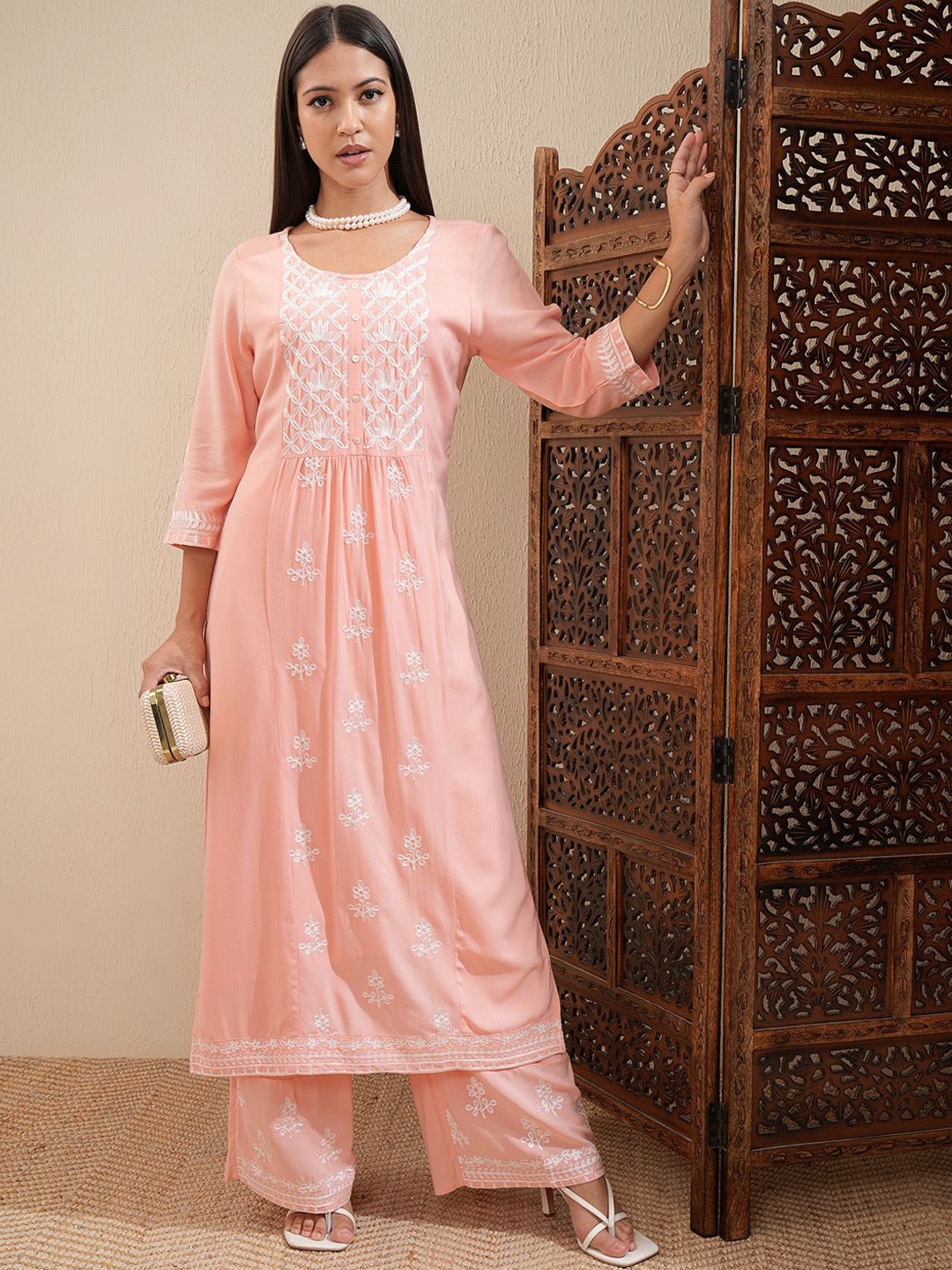 Vishudh Peach-Coloured Floral Embroidered Thread Work Straight Kurta With Palazzos
Vishudh Peach-Coloured Floral Embroidered Thread Work Straight Kurta With Palazzos