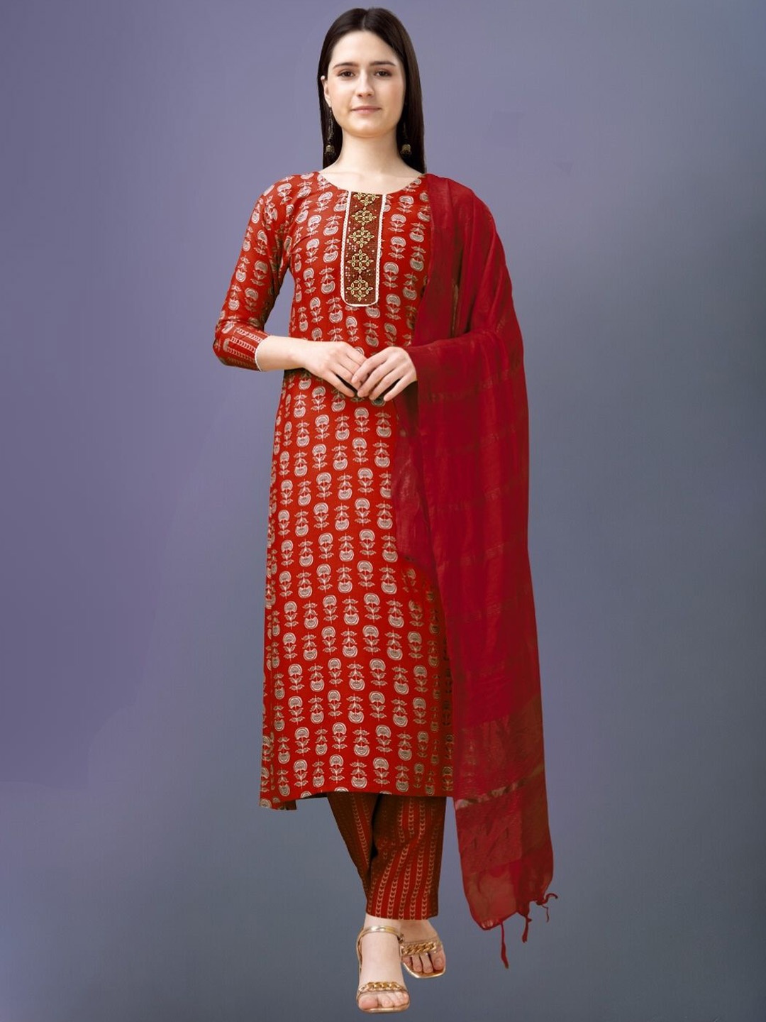 MAGMINA Ethnic Motifs Printed Straight Sequinned Kurta with Trousers & Dupatta, Maroon
MAGMINA Ethnic Motifs Printed Straight Sequinned Kurta with Trousers & Dupatta, Maroon