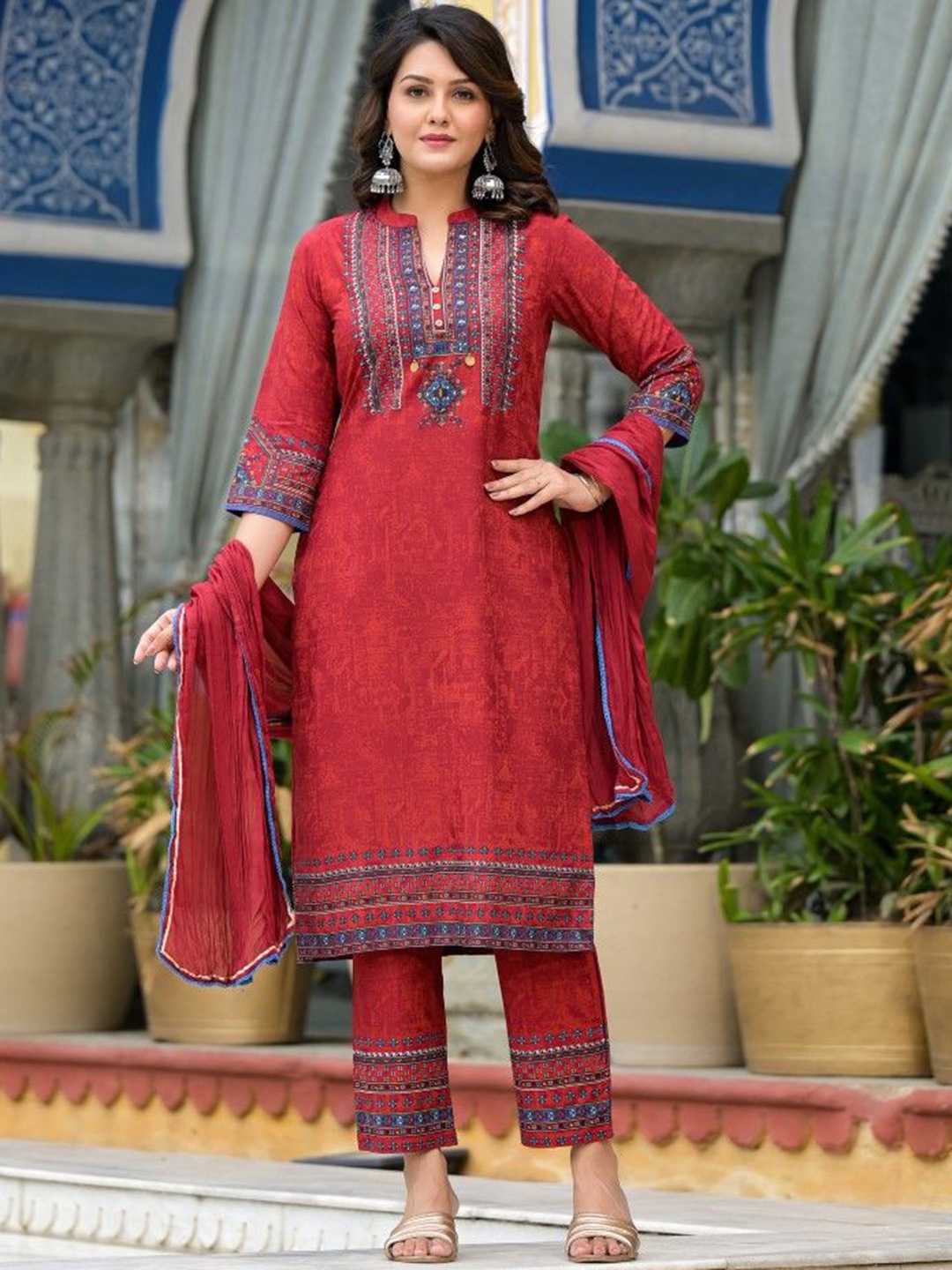 Juniper Ethnic Motifs Printed Sequinned Liva Straight Kurta With Trousers & Dupatta, Red
Juniper Ethnic Motifs Printed Sequinned Liva Straight Kurta With Trousers & Dupatta, Red