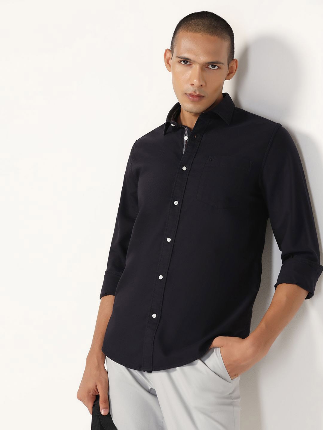 Blackberrys Men India Slim Spread Collar Solid Cotton Slim Fit Casual Shirt, Navy blue
Blackberrys Men India Slim Spread Collar Solid Cotton Slim Fit Casual Shirt, Navy blue