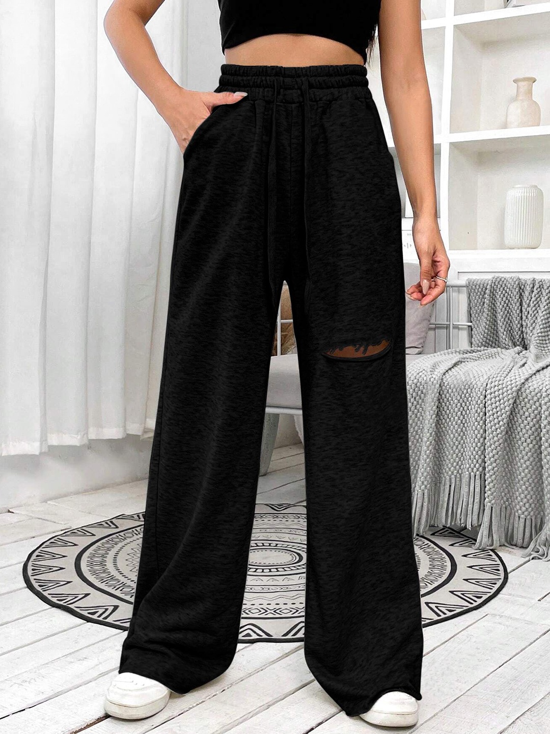 Stylecast X Slyck Women Comfort Loose Fit High-Rise Wrinkle Free Pleated Track Pant, Black
Stylecast X Slyck Women Comfort Loose Fit High-Rise Wrinkle Free Pleated Track Pant, Black