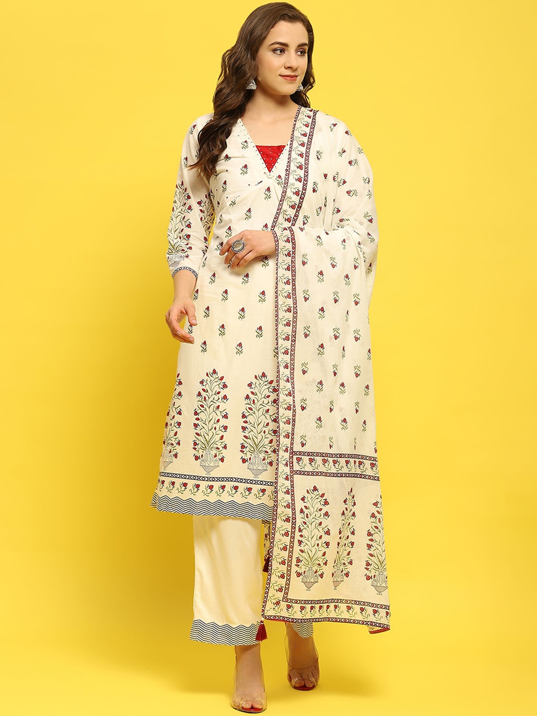 Shree Floral Printed Regular Sequinned Pure Cotton Kurta With Trousers & Dupatta, White
Shree Floral Printed Regular Sequinned Pure Cotton Kurta With Trousers & Dupatta, White