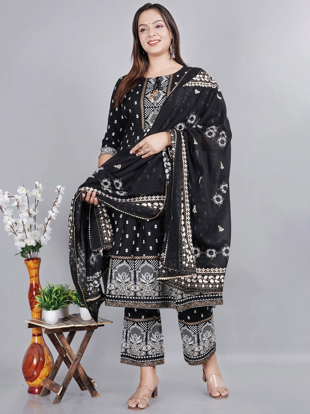 TOP 2 BOTTOM Floral Printed Tie-Up Neck Anarkali Kurta With Palazzos & Dupatta, Black
TOP 2 BOTTOM Floral Printed Tie-Up Neck Anarkali Kurta With Palazzos & Dupatta, Black