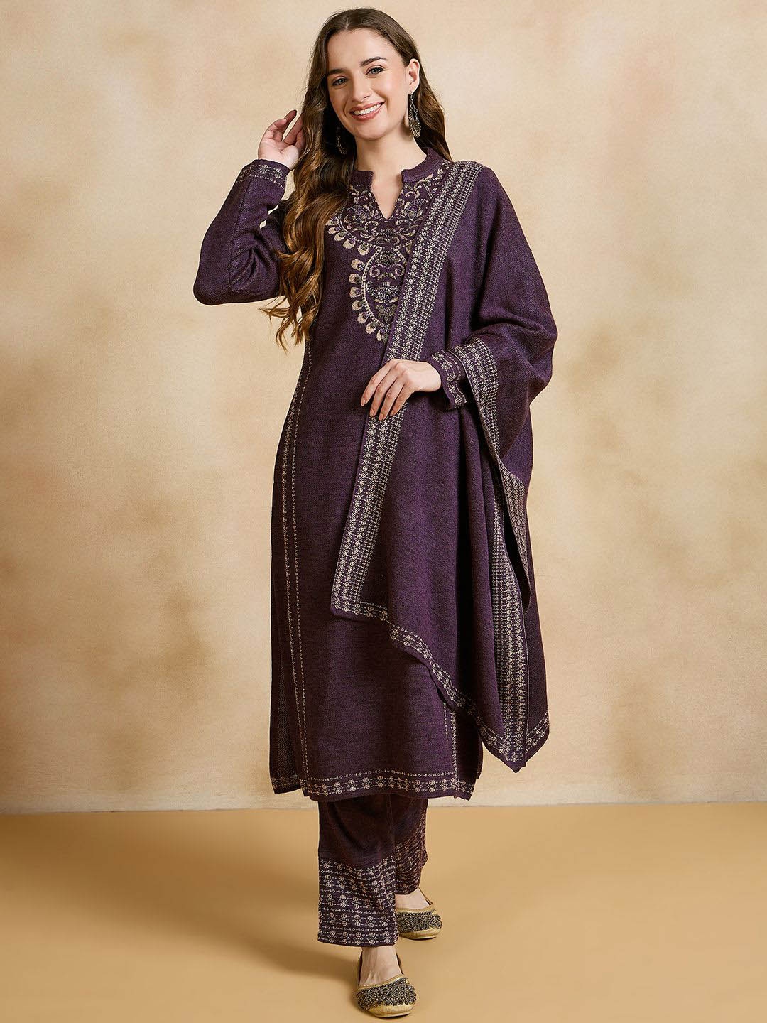 CLAPTON Floral Embroidered Pure Woollen Straight Kurta With Trousers & Dupatta, Purple
CLAPTON Floral Embroidered Pure Woollen Straight Kurta With Trousers & Dupatta, Purple