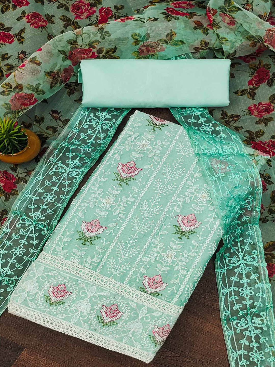 Peachmode Embroidered Thread Work Pure Cotton Unstitched Dress Material, Turquoise blue
Peachmode Embroidered Thread Work Pure Cotton Unstitched Dress Material, Turquoise blue