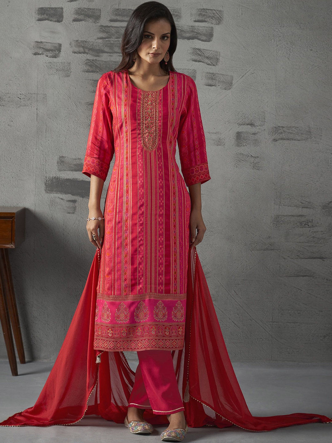 Anouk Striped Regular Thread Work Pure Silk Straight Kurta with Trousers & Dupatta, Pink
Anouk Striped Regular Thread Work Pure Silk Straight Kurta with Trousers & Dupatta, Pink