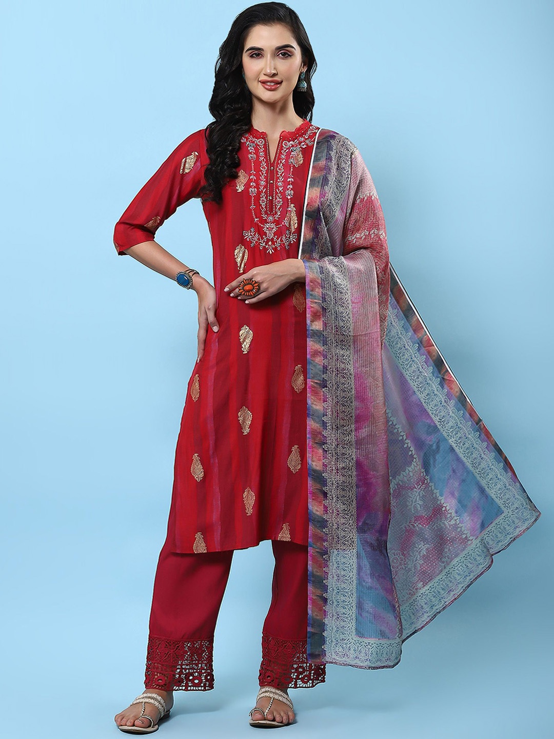Shree Floral Printed Thread Work Mandarin Collar Straight Kurta with Trousers & Dupatta, Pink
Shree Floral Printed Thread Work Mandarin Collar Straight Kurta with Trousers & Dupatta, Pink