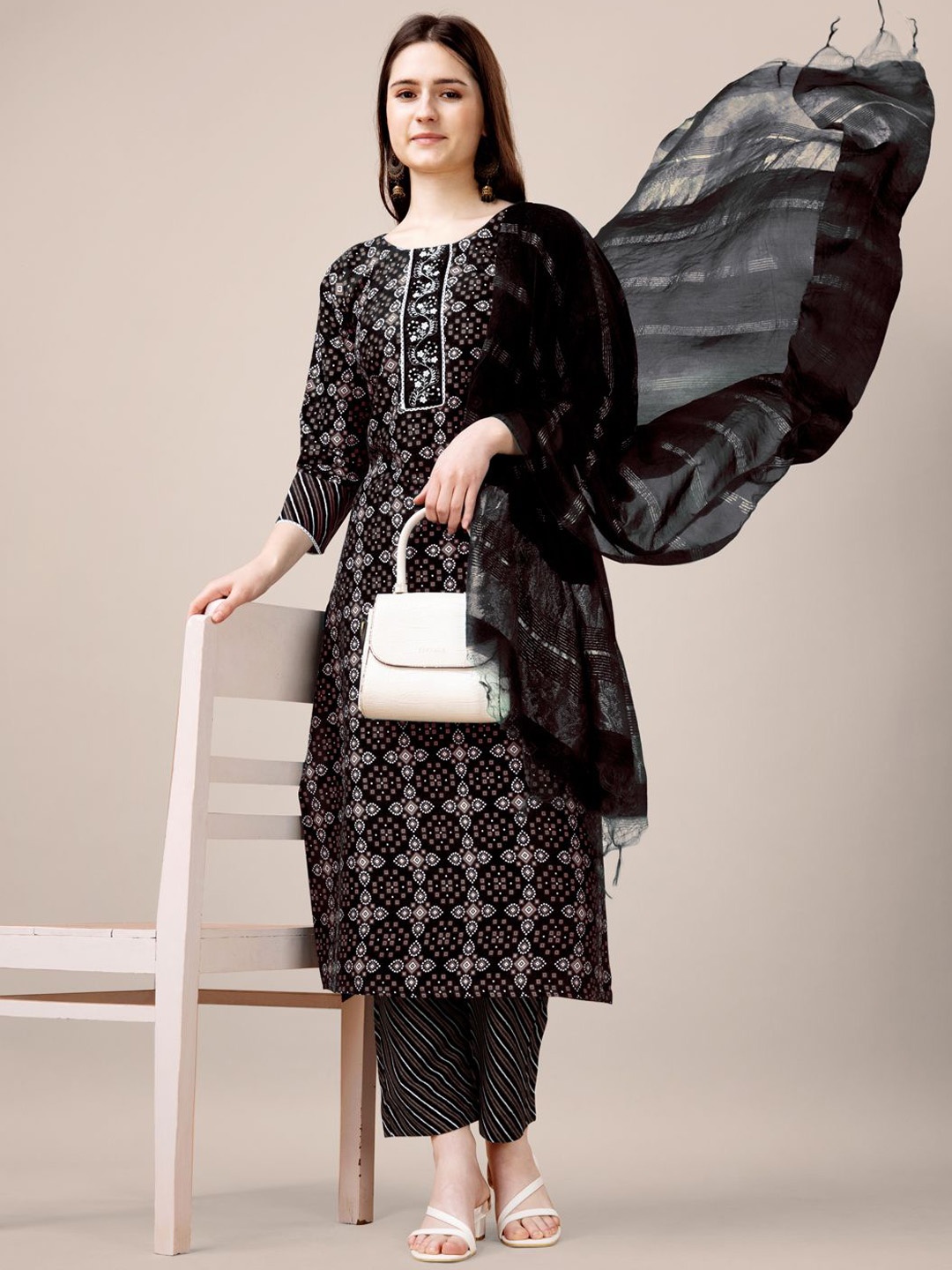 Anouk Geometric Printed Regular Thread Work Straight Kurta with Trousers & Dupatta, Black
Anouk Geometric Printed Regular Thread Work Straight Kurta with Trousers & Dupatta, Black