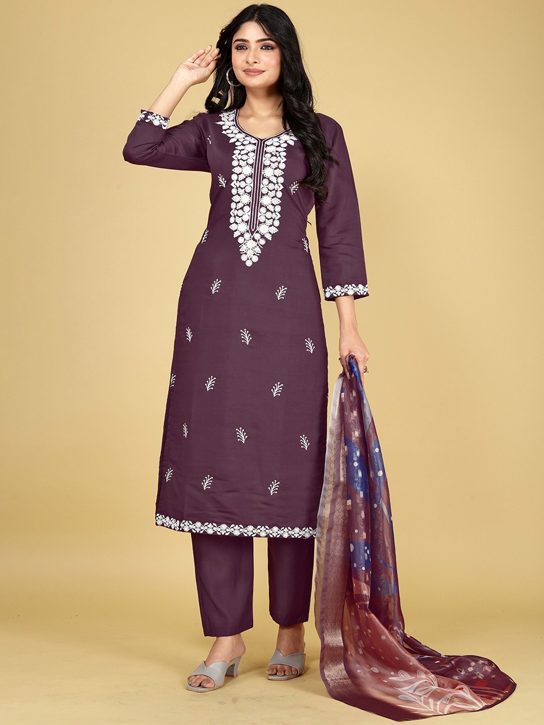 JDS LIFESTYLE Floral Embroidered Cotton Silk Straight Kurta With Trousers & Dupatta, Purple
JDS LIFESTYLE Floral Embroidered Cotton Silk Straight Kurta With Trousers & Dupatta, Purple