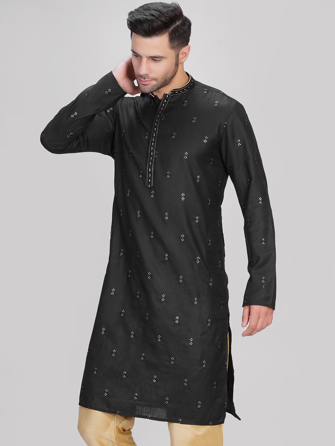 LA'SCOOT Floral Embroidered Sequinned Stand Collar Pure Silk Straight Kurta with Pyjamas, Black
LA'SCOOT Floral Embroidered Sequinned Stand Collar Pure Silk Straight Kurta with Pyjamas, Black