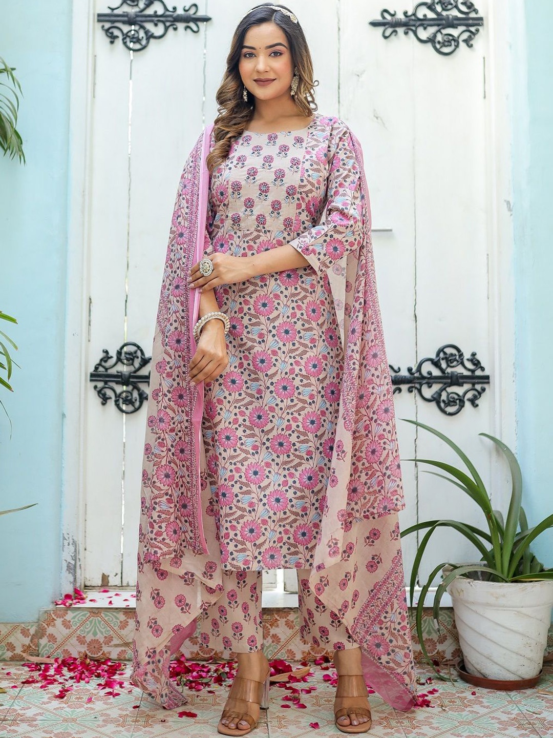 Benaaz Ethnic Motifs Printed Pure Cotton Straight Kurta With Trousers & Dupatta, Coral
Benaaz Ethnic Motifs Printed Pure Cotton Straight Kurta With Trousers & Dupatta, Coral