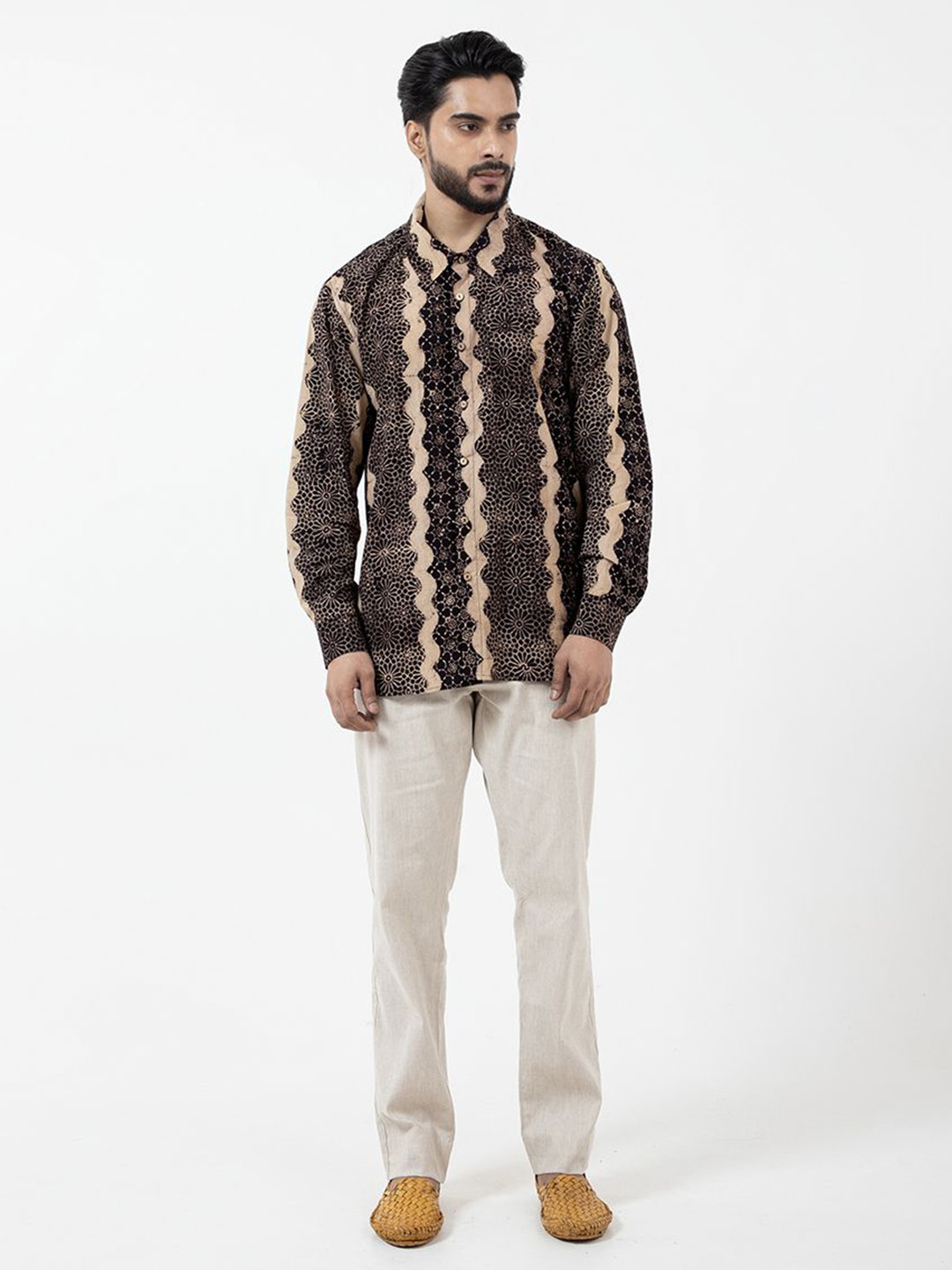 Inkriti Men Classic Spread Collar Abstract Printed Cotton Relaxed Fit Casual Shirt, Brown 
Inkriti Men Classic Spread Collar Abstract Printed Cotton Relaxed Fit Casual Shirt, Brown