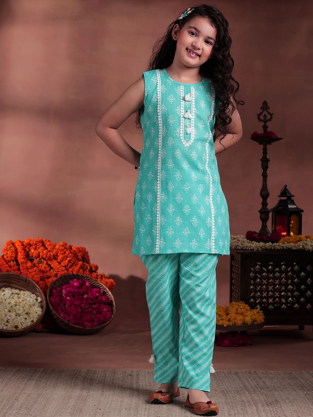 Libas KIDS Girls Floral Printed Gotta Patti Pure Cotton Straight Kurta With Trousers, Blue
Libas KIDS Girls Floral Printed Gotta Patti Pure Cotton Straight Kurta With Trousers, Blue