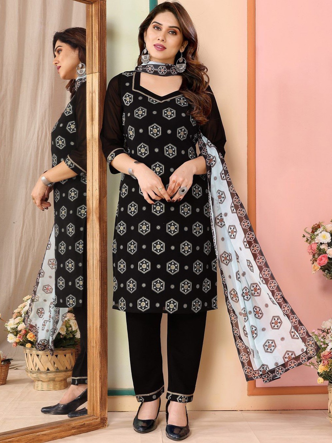 TITANIUM SILK INDUSTRIES PVT. LTD. Women Ethnic Motifs Printed Regular Kurta with Trousers & With Dupatta, Black
TITANIUM SILK INDUSTRIES PVT. LTD. Women Ethnic Motifs Printed Regular Kurta with Trousers & With Dupatta, Black
