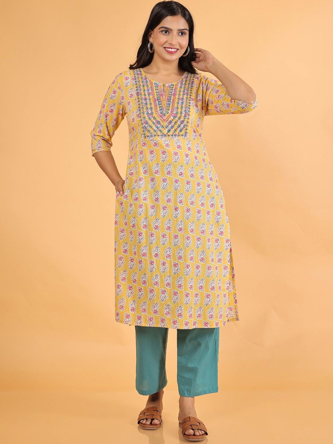 Aramya Floral Printed Notch Neck Thread Work Pure Cotton Straight Kurta with Trousers, Yellow
Aramya Floral Printed Notch Neck Thread Work Pure Cotton Straight Kurta with Trousers, Yellow