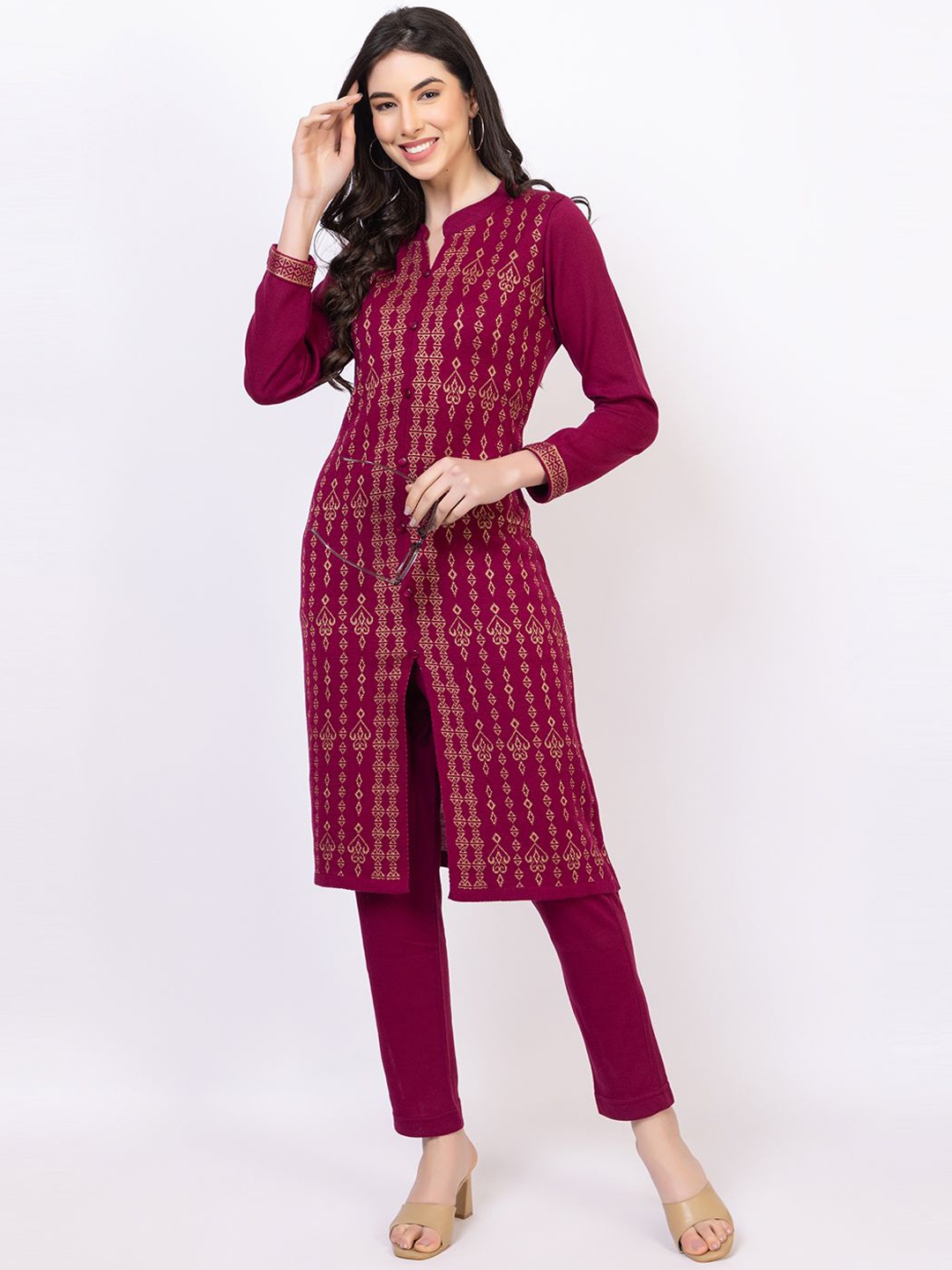 Anouk Purple Floral Printed Mandarin Collar Jacquard Winter Wear Straight Kurta With Trouser
Anouk Purple Floral Printed Mandarin Collar Jacquard Winter Wear Straight Kurta With Trouser