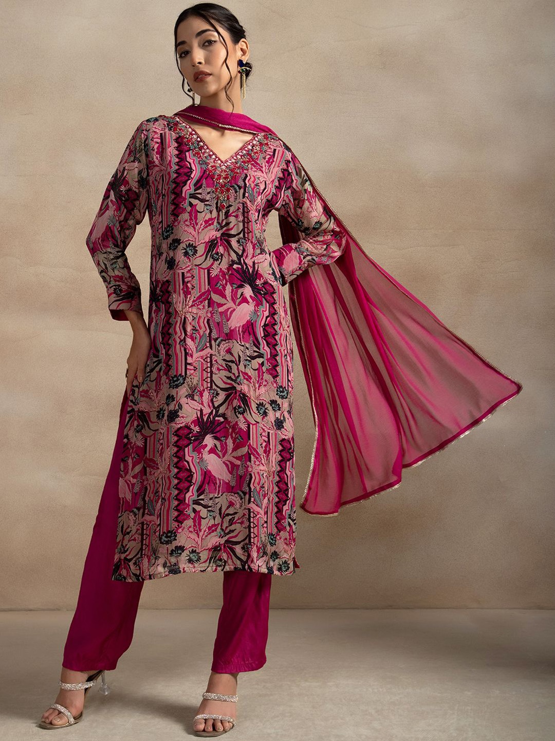 Rang by Indya Women Floral Printed Regular Kurta with Trousers & With Dupatta, Pink
Rang by Indya Women Floral Printed Regular Kurta with Trousers & With Dupatta, Pink