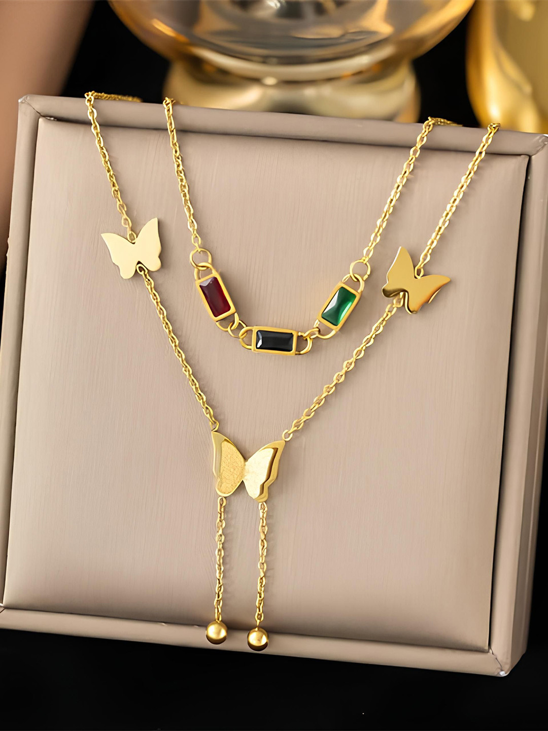 KARISHMA KREATIONS Gold-Plated Artificial Stones Studded Layered Necklace
KARISHMA KREATIONS Gold-Plated Artificial Stones Studded Layered Necklace