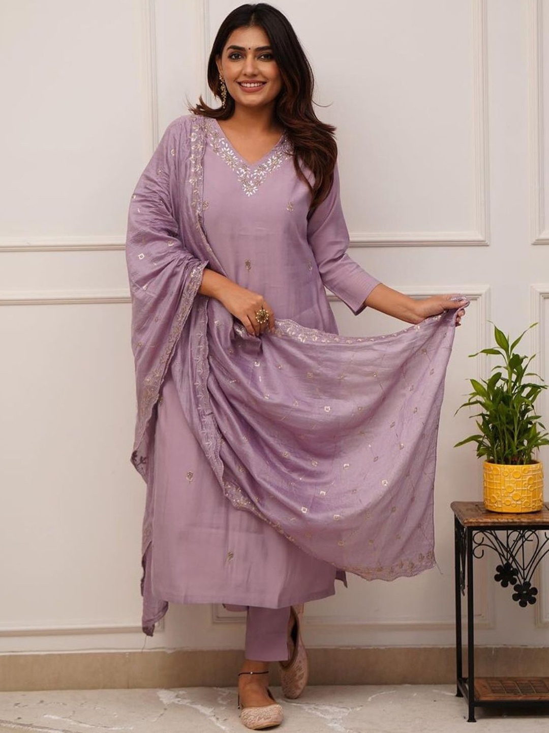 KALINI Floral Embroidered V Neck Sequinned Straight Kurta With Trousers & Dupatta, Purple
KALINI Floral Embroidered V Neck Sequinned Straight Kurta With Trousers & Dupatta, Purple