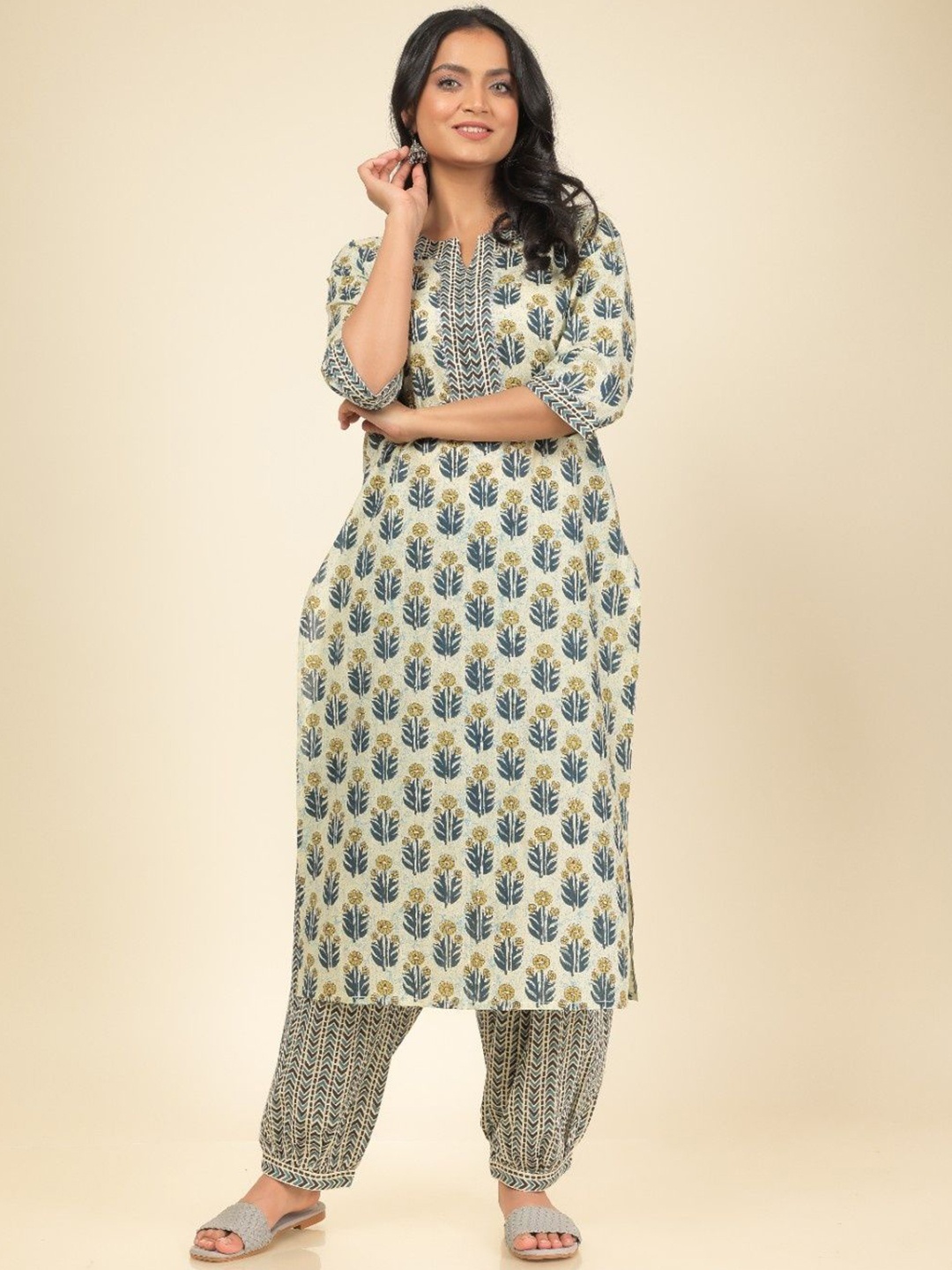 Aramya Floral Printed Gotta Patti Pure Cotton Straight Kurta With Salwar, Cream
Aramya Floral Printed Gotta Patti Pure Cotton Straight Kurta With Salwar, Cream