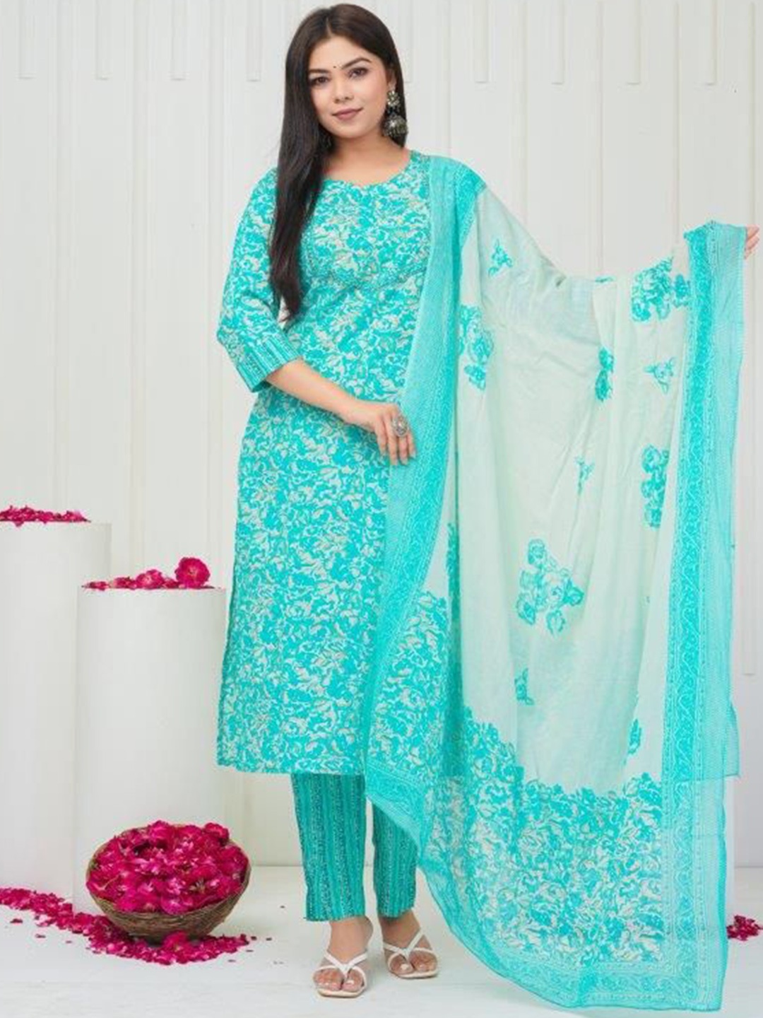 ZOYOTO Women Floral Printed Regular Thread Work Pure Cotton Kurta with Trousers & With Dupatta, Blue
ZOYOTO Women Floral Printed Regular Thread Work Pure Cotton Kurta with Trousers & With Dupatta, Blue