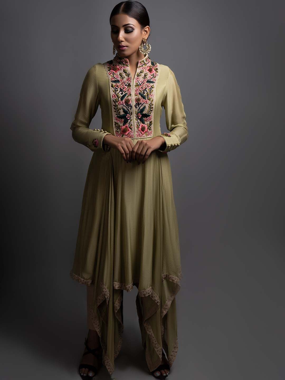 Sejal Kamdar Deira Floral Embroidered Mandarin Collar Thread Work Kurta With Trousers, Green
Sejal Kamdar Deira Floral Embroidered Mandarin Collar Thread Work Kurta With Trousers, Green