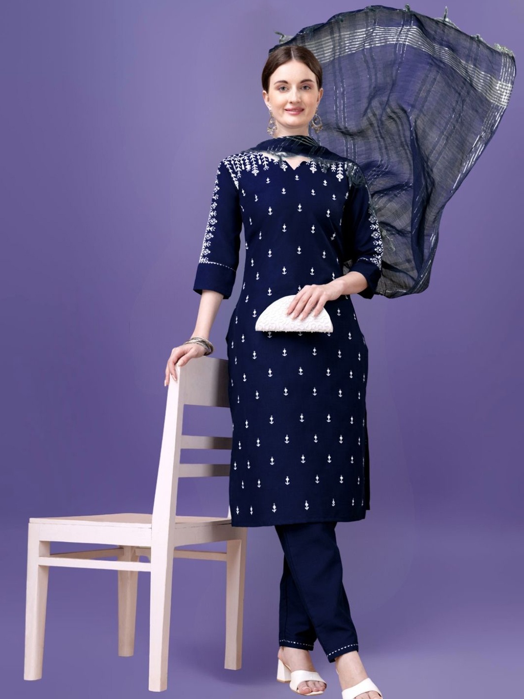 KAZIA Women Ethnic Motifs Embroidered Regular Thread Work Kurta with Trousers & With Dupatta, Navy blue
KAZIA Women Ethnic Motifs Embroidered Regular Thread Work Kurta with Trousers & With Dupatta, Navy blue